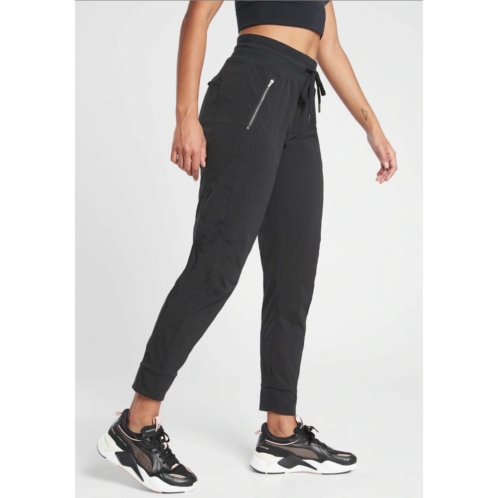 Athleta Trekkie North Jogger Pants Women 10 Black Hiking Ankle Stretch V11